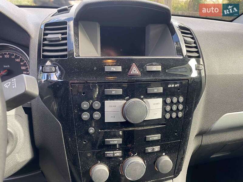 Мінівен Opel Zafira 2011 в Здолбуніві