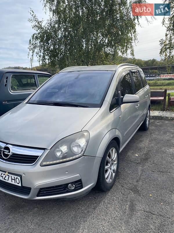 Минивэн Opel Zafira 2006 в Мукачево