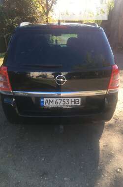 Минивэн Opel Zafira 2008 в Лугинах