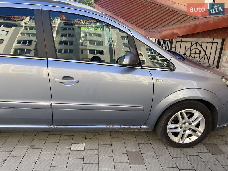 Минивэн Opel Zafira 2006 в Тернополе