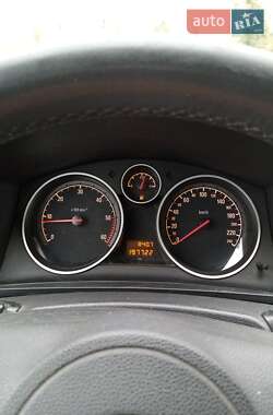 Минивэн Opel Zafira 2010 в 