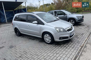 Минивэн Opel Zafira 2006 в Ахтырке