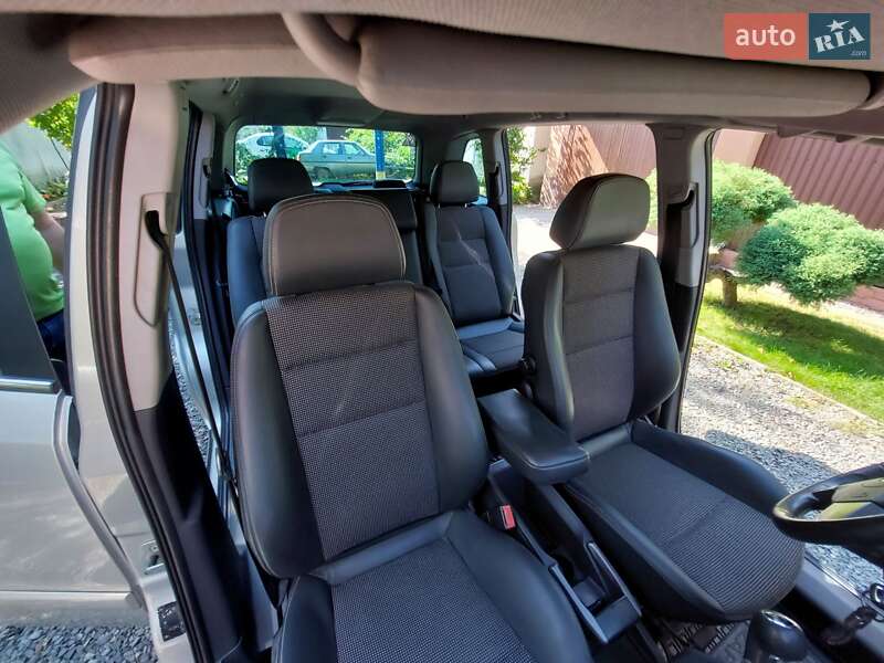 Минивэн Opel Zafira 2006 в Мукачево