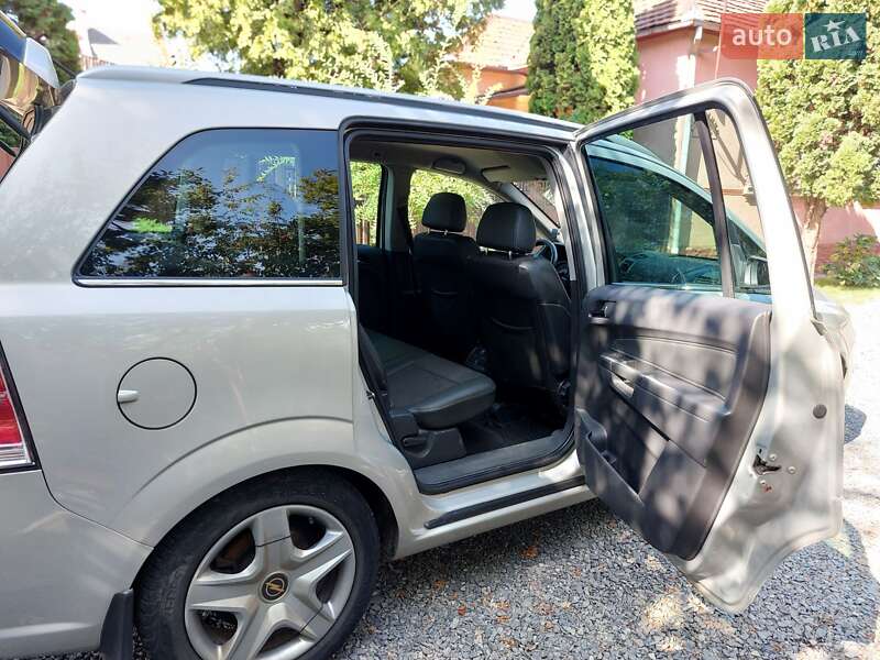 Минивэн Opel Zafira 2006 в Мукачево