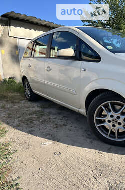 Минивэн Opel Zafira 2007 в Киеве