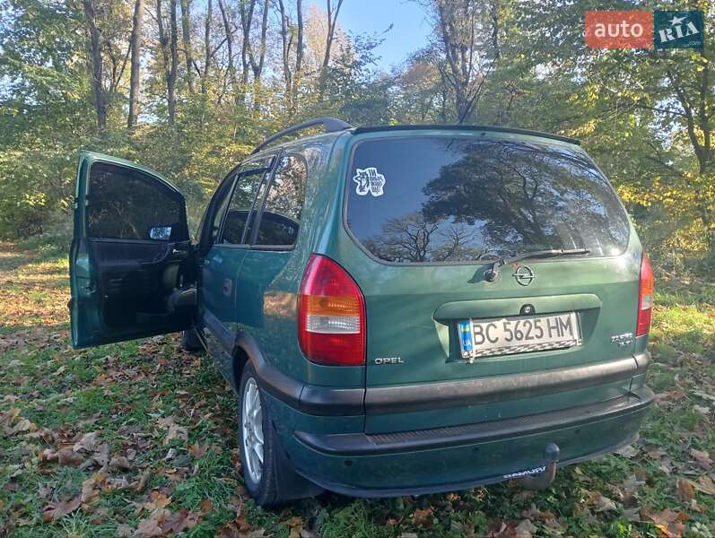 Минивэн Opel Zafira 2001 в Бобрке