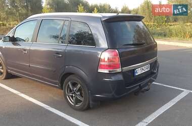 Минивэн Opel Zafira 2006 в Буче