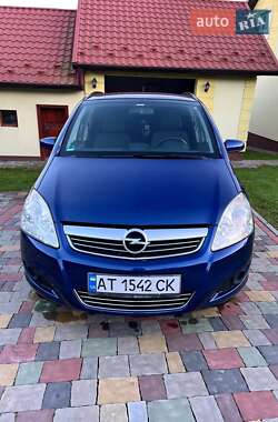 Минивэн Opel Zafira 2008 в 
