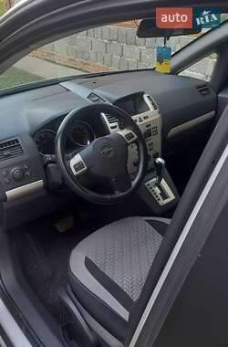 Минивэн Opel Zafira 2008 в 