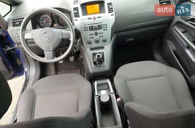 Минивэн Opel Zafira 2011 в Звягеле