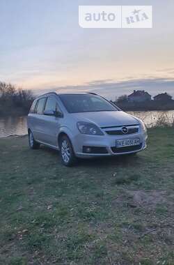 Минивэн Opel Zafira 2005 в Днепре