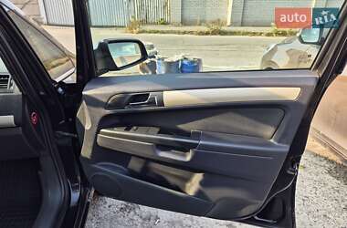 Минивэн Opel Zafira 2008 в 
