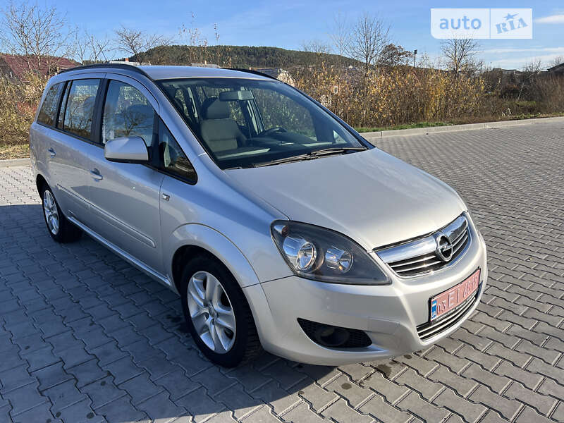 Минивэн Opel Zafira 2013 в Бережанах