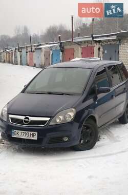 Минивэн Opel Zafira 2006 в Вараше