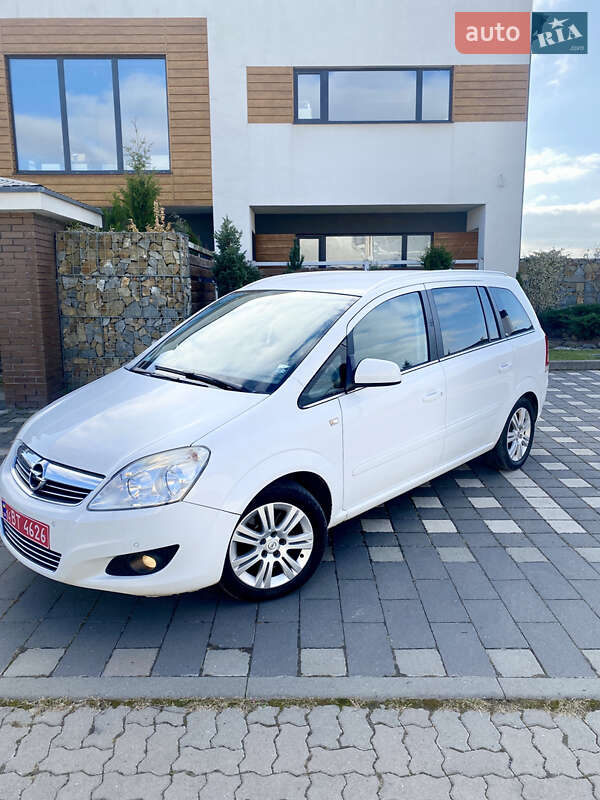 Opel Zafira 2010 Opel Zafira 2010