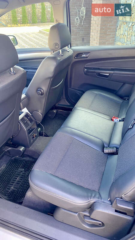 Минивэн Opel Zafira 2010 в Стрые