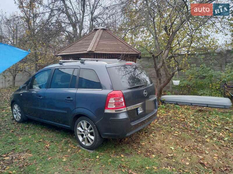 Минивэн Opel Zafira 2008 в Луцке