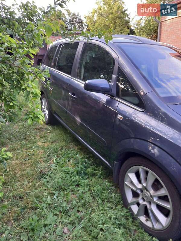 Минивэн Opel Zafira 2008 в Луцке