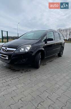 Минивэн Opel Zafira 2009 в Луцке