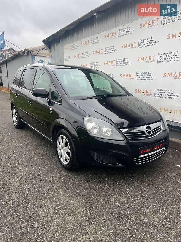 Минивэн Opel Zafira 2012 в Киеве фото 3 Минивэн Opel Zafira 2012 в Киеве