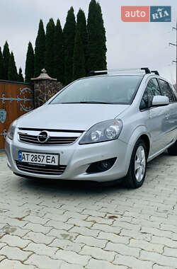 Мінівен Opel Zafira 2011 в Надвірній