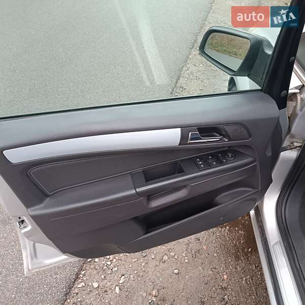 Минивэн Opel Zafira 2007 в Белой Церкви