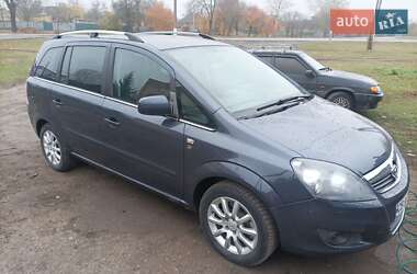 Минивэн Opel Zafira 2010 в Ромнах