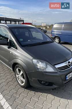 Минивэн Opel Zafira 2011 в Виннице