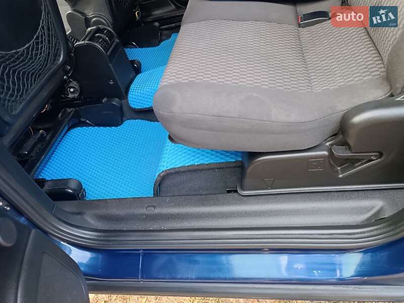 Минивэн Opel Zafira 2004 в Красилове