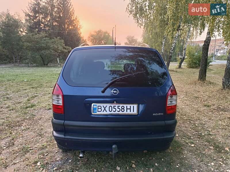 Минивэн Opel Zafira 2004 в Красилове