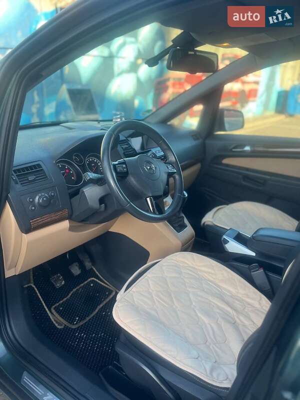 Мінівен Opel Zafira 2011 в Дрогобичі