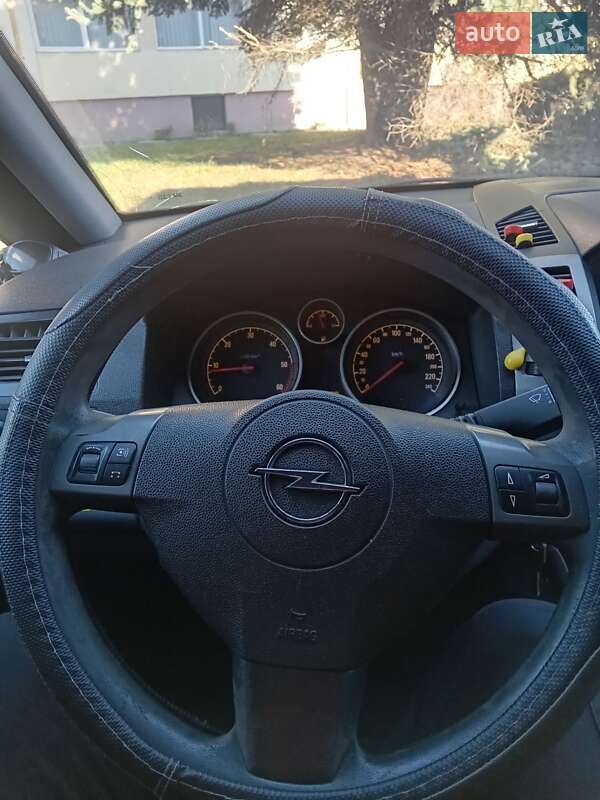 Мінівен Opel Zafira 2007 в Львові