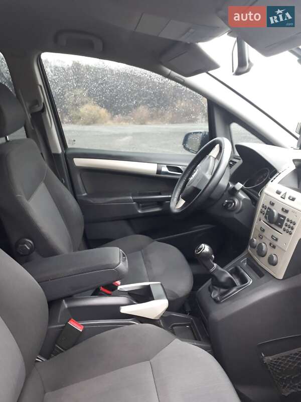 Минивэн Opel Zafira 2008 в Красноильске