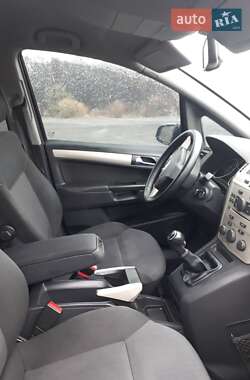 Минивэн Opel Zafira 2008 в 
