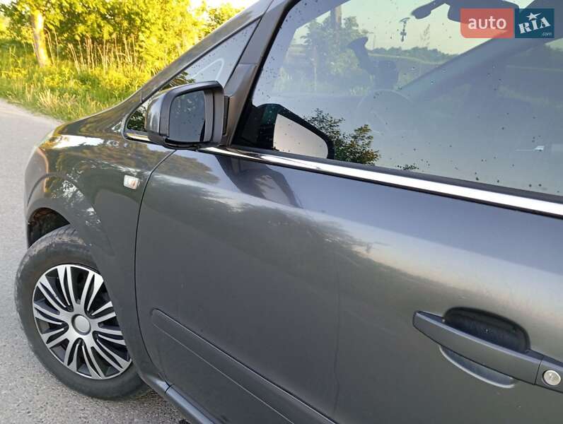 Минивэн Opel Zafira 2008 в Красноильске