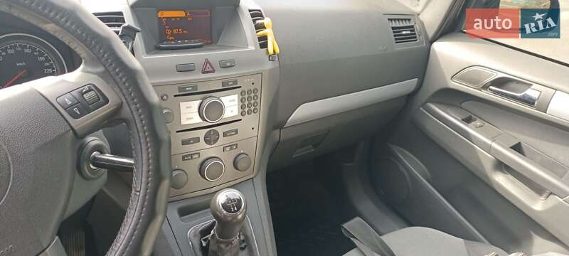Минивэн Opel Zafira 2005 в Запорожье