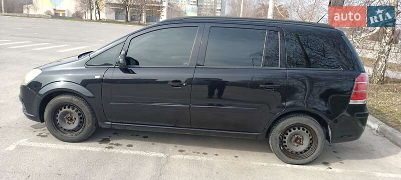 Минивэн Opel Zafira 2005 в Запорожье