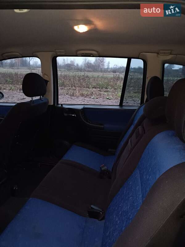 Мінівен Opel Zafira 2001 в Любешові