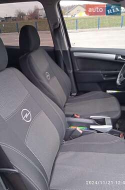 Минивэн Opel Zafira 2009 в 
