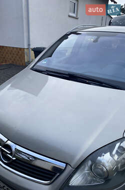Минивэн Opel Zafira 2006 в 