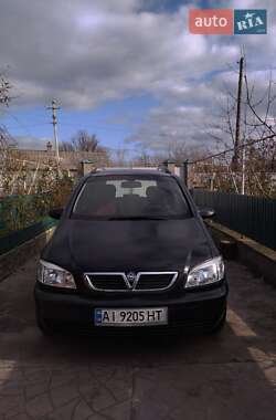 Минивэн Opel Zafira 2002 в Первомайске