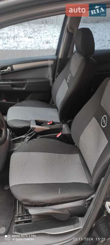 Мінівен Opel Zafira 2006 в Чугуєві