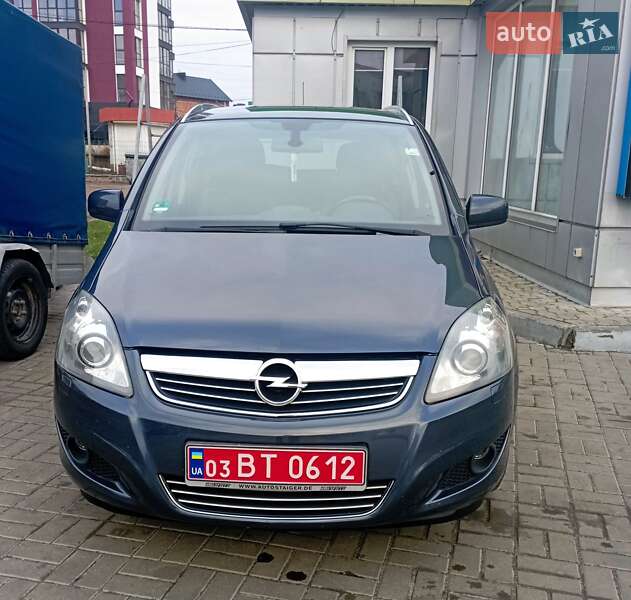 Минивэн Opel Zafira 2010 в Сумах