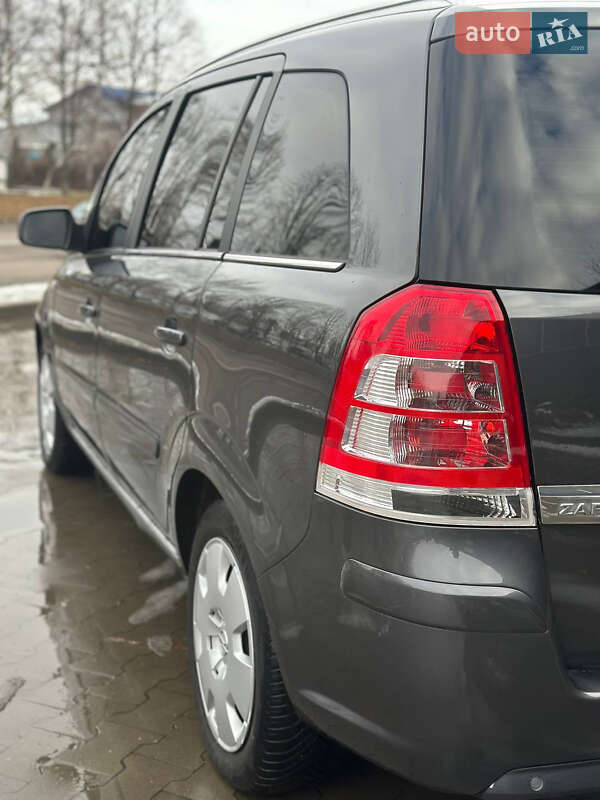 Минивэн Opel Zafira 2011 в Белой Церкви