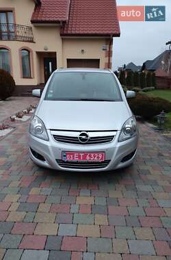 Минивэн Opel Zafira 2011 в Луцке