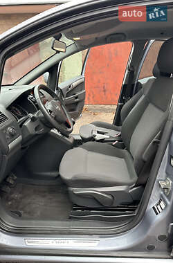 Мінівен Opel Zafira 2011 в Тернополі