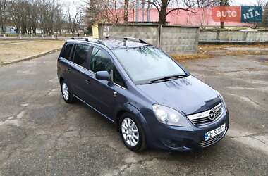 Мінівен Opel Zafira 2010 в Ромнах