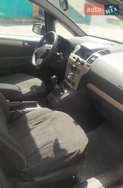 Минивэн Opel Zafira 2008 в 