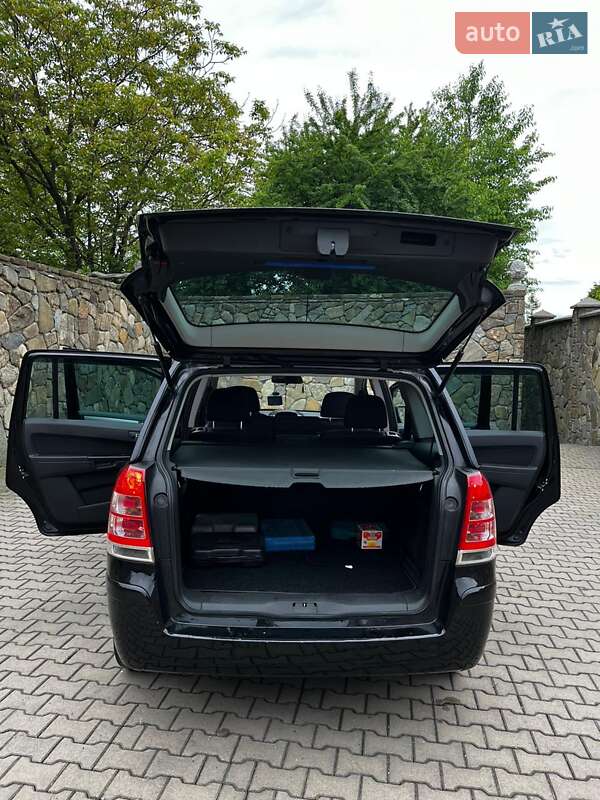 Мінівен Opel Zafira 2011 в Івано-Франківську