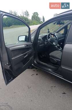 Минивэн Opel Zafira 2012 в 